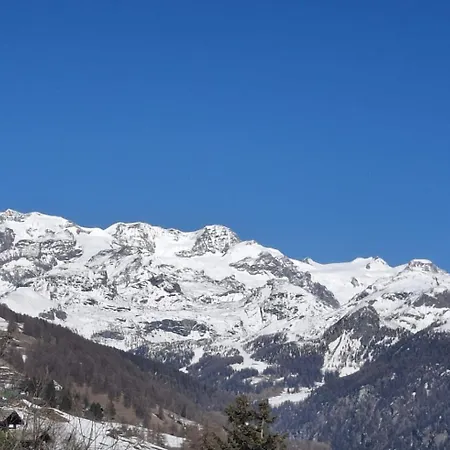 Lueur De La Rouja Nyaraló *